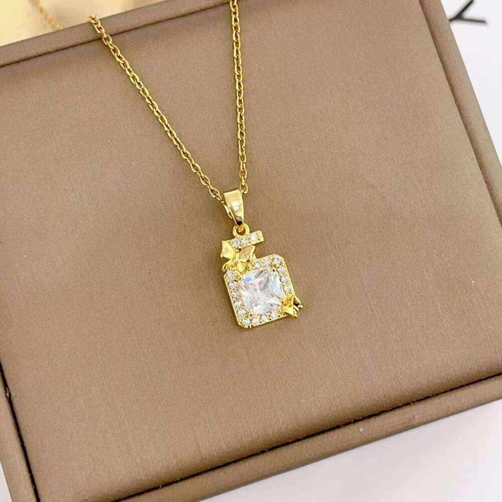 For Women, Internet Celebrity Bowknot Micro Inlaid Zircon Perfume Bottle, Niche Fashion New Design Sense, Elegant Titanium Steel Necklace 9Fa