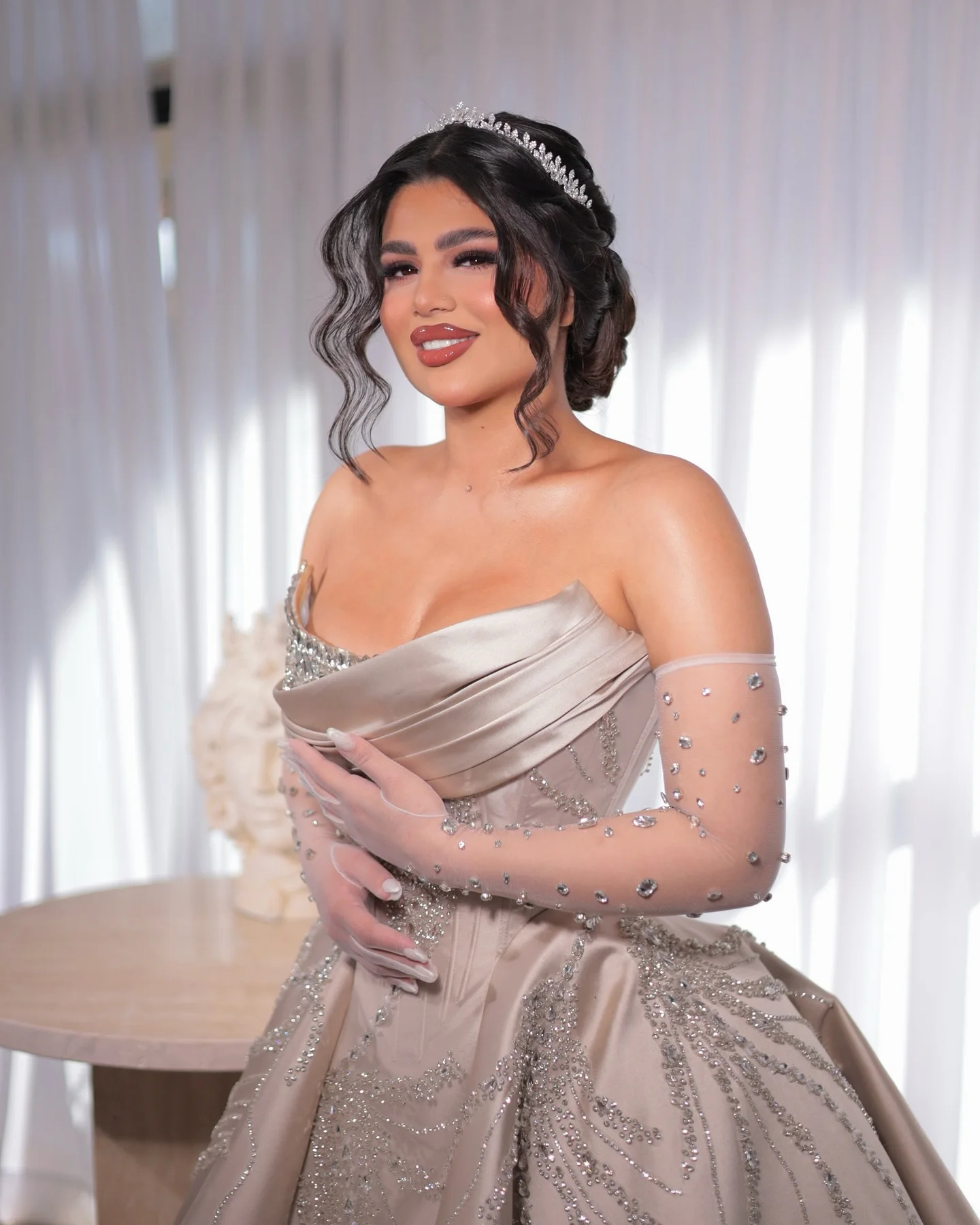 Gorgeous Strapless Ball Gown Wedding Dress Luxury Beading Appliques Bridal Gowns Arabic Sequined Crystal vestido de novia