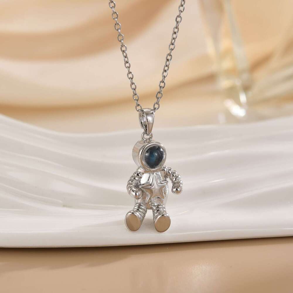 New Astronaut Pendant Necklace For Women Hip Hop Personality Collarbone Chain 2C3
