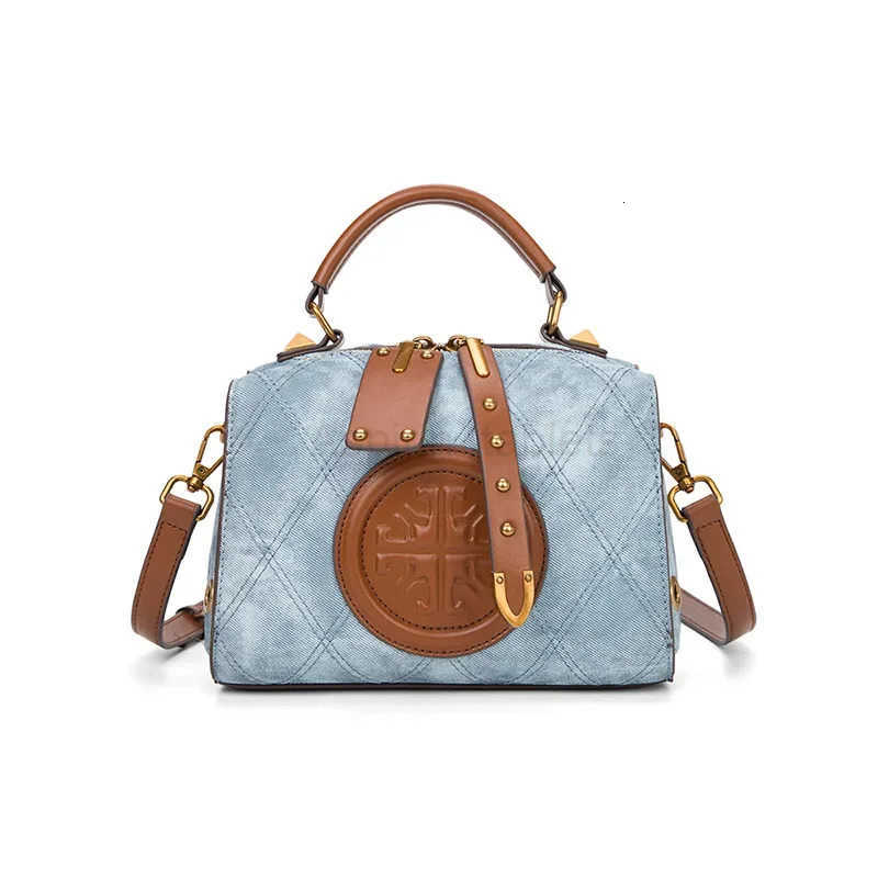 New Summer Fashionable Versatile Commuter Bag Womens Shoulder Handbag Casual Daypack Crossbody Bag Large Capacity M250716