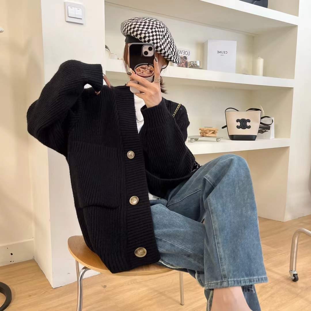 TRAF Za Women Fashion With Pockets Loose Knit Cardigan Sweater Vintage Long Sleeve Button-up Female Outerwear Chic Tops 220124