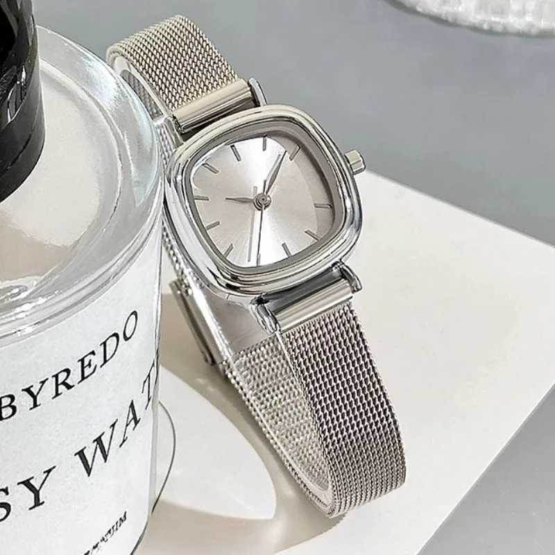 Kegllect Wen Square Quartz Fashion Simple Korean Ladies Small Dial Steel Strap Watch for Ladies Y250715
