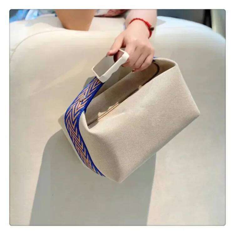 2024 New Large Capacity Canva Makeup Soft Texture Fashionable Women's Shoulder Bag Color Blocking Handbag From China