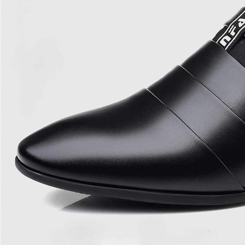 2025 New Mens Formal Shoes Plus Size Moccasins Pointed Toe Mens Leather Shoes Classic Wedding Shoes Office Business Casual Shoes W250716