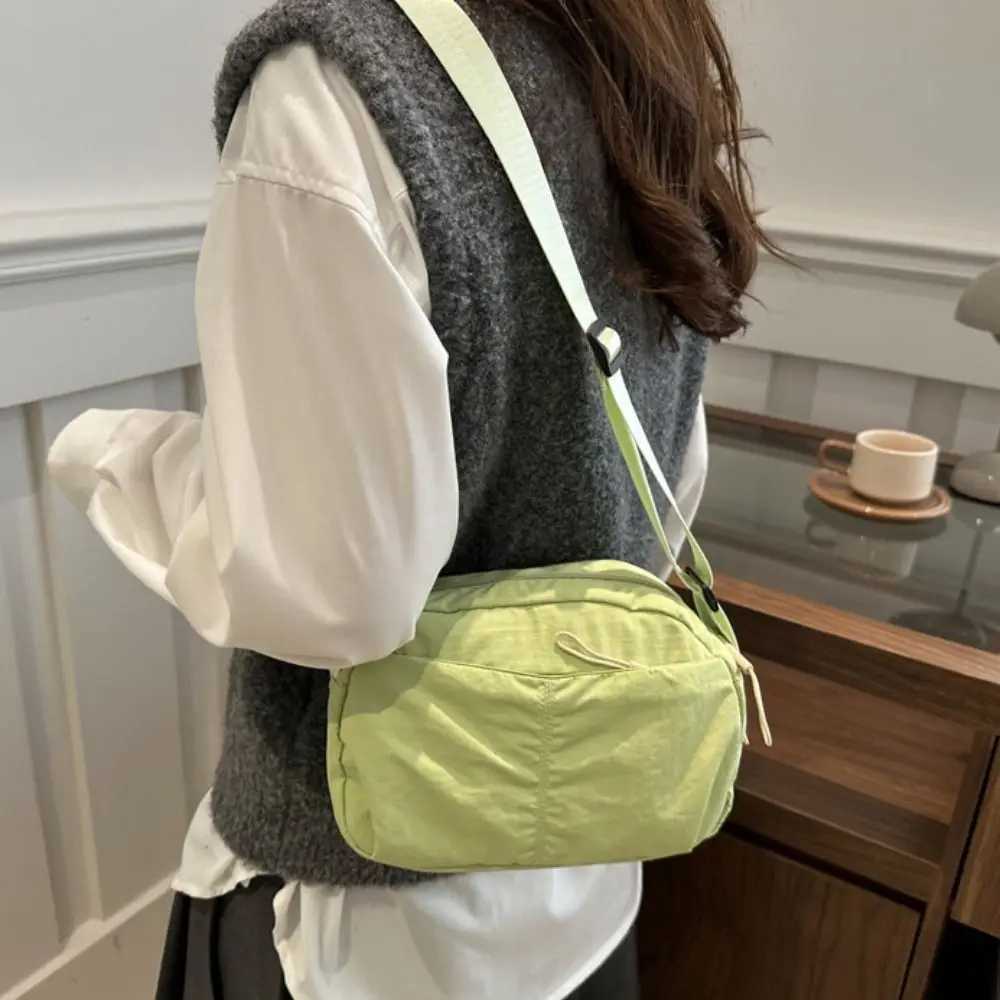 Quick-dry Nylon Square Bag Large Capacity Messenger Bag Sling Crossbody Bag Solid Color Zipper Versatile Waist Pack Sport