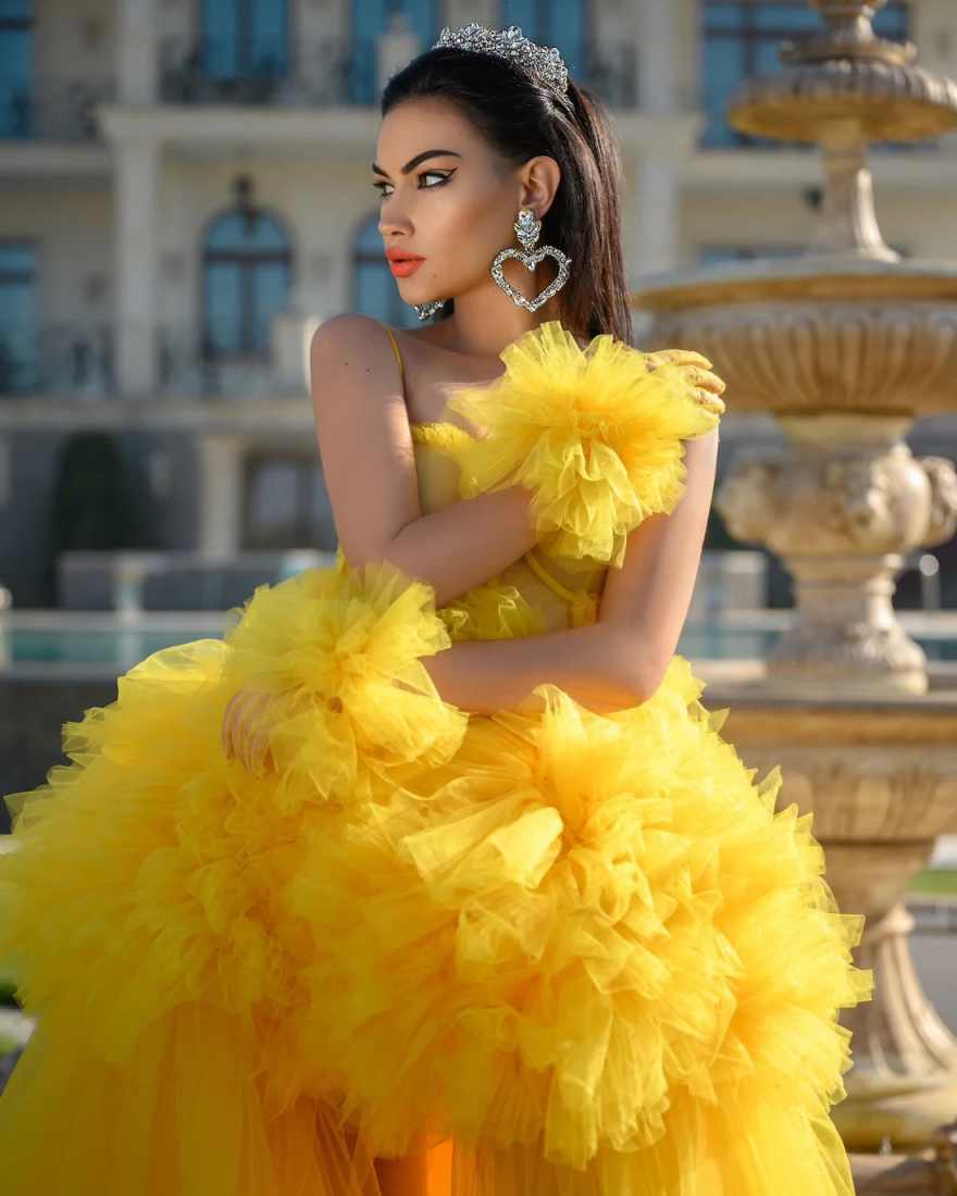 Princess Yellow Prom Gown Ruffles Off Shoulder Layered Tutu Lush Long Train Prom Gowns Tulle Party Dress Trendy Evening Party vestido de novia