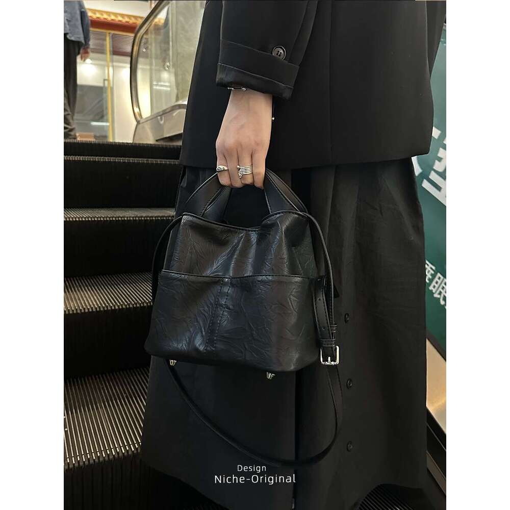 Elegant Womens Leather Backpack/Shoulder/Cross Body Purse: Trendy Accessory Made from Durable Material