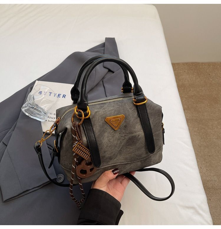 Designer bag luxury handbag wallet women's shoulder bag 2025 new summer versatile crossbody bag popular broadband single shoulder dumpling bag