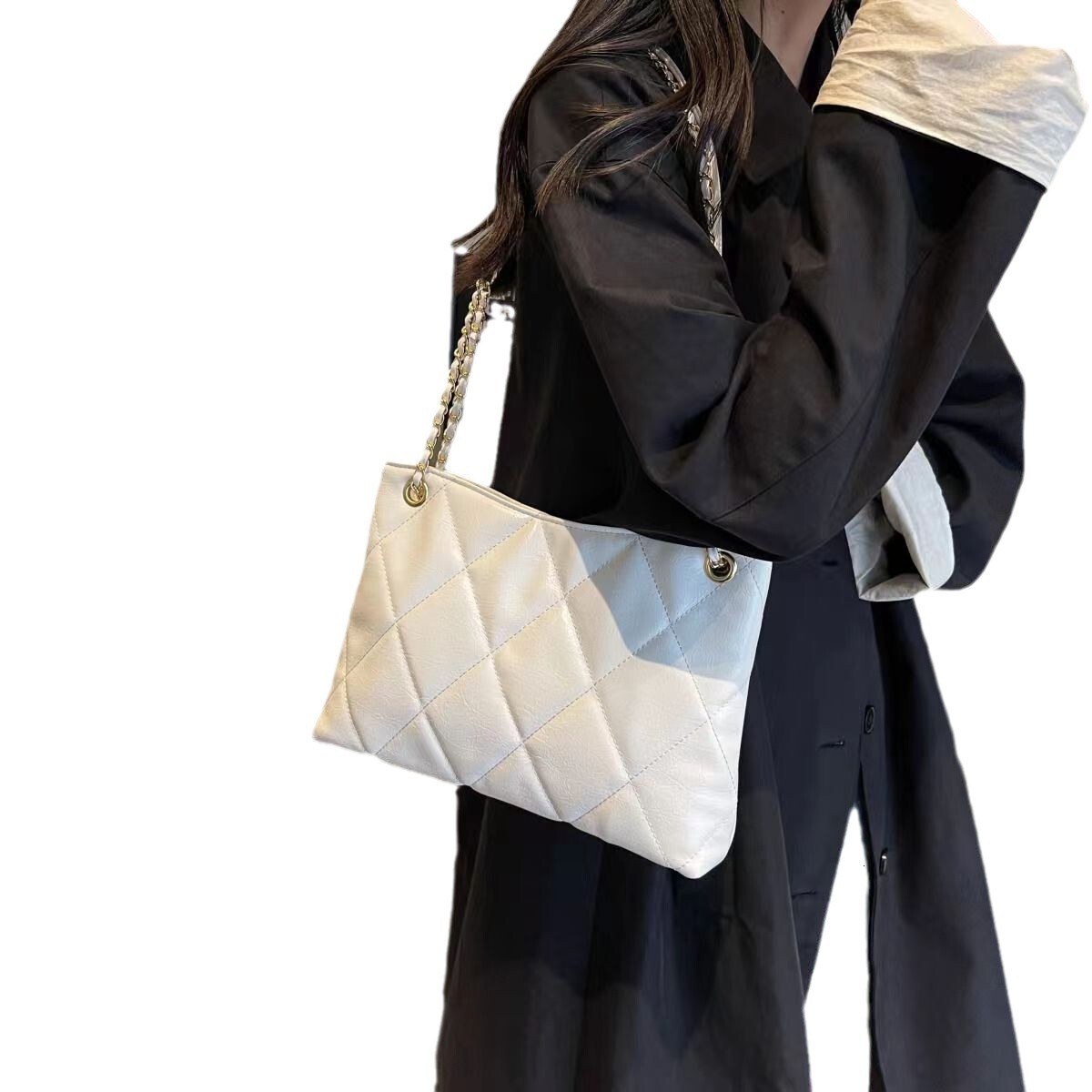 Designer 2025 New Niche Design French Chain Shoulder Crossbody Student Versatile Going Out High-Value Light Luxury Women's Bag
