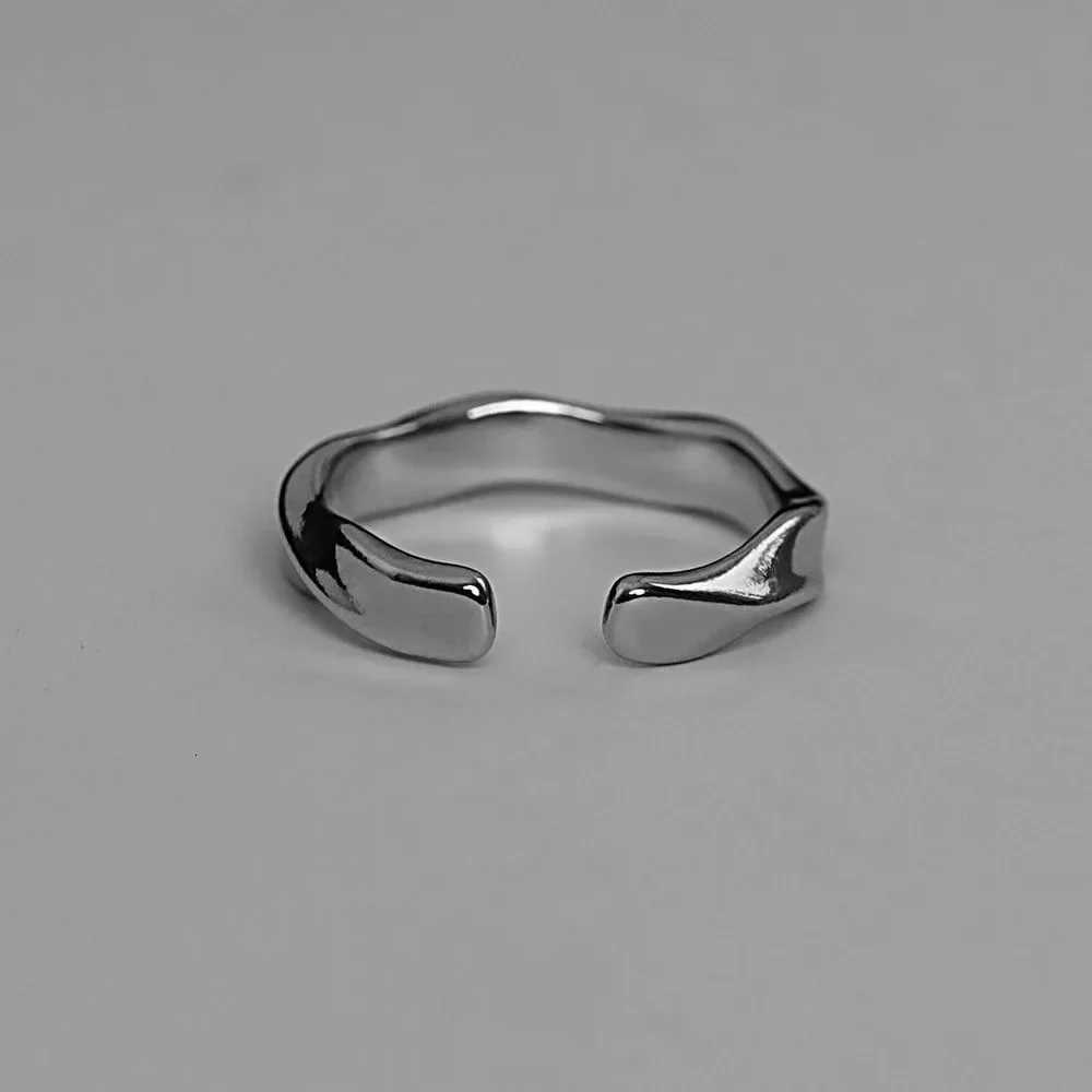 Mobius Wave Ring Womens Silver Color Alloy Couple Open Ring Fashion Jewelry Girlfriend Gift Accessories S250716