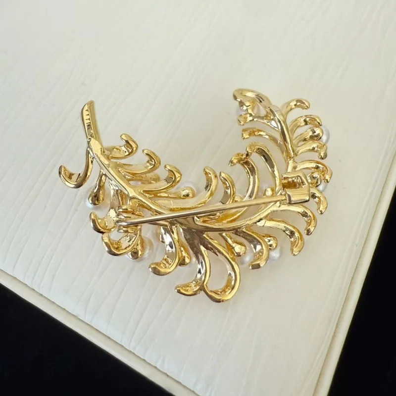 14k Gold Plated Brooch For Women White Pearl Party Wedding Gifts Fashion Jewelry 250712