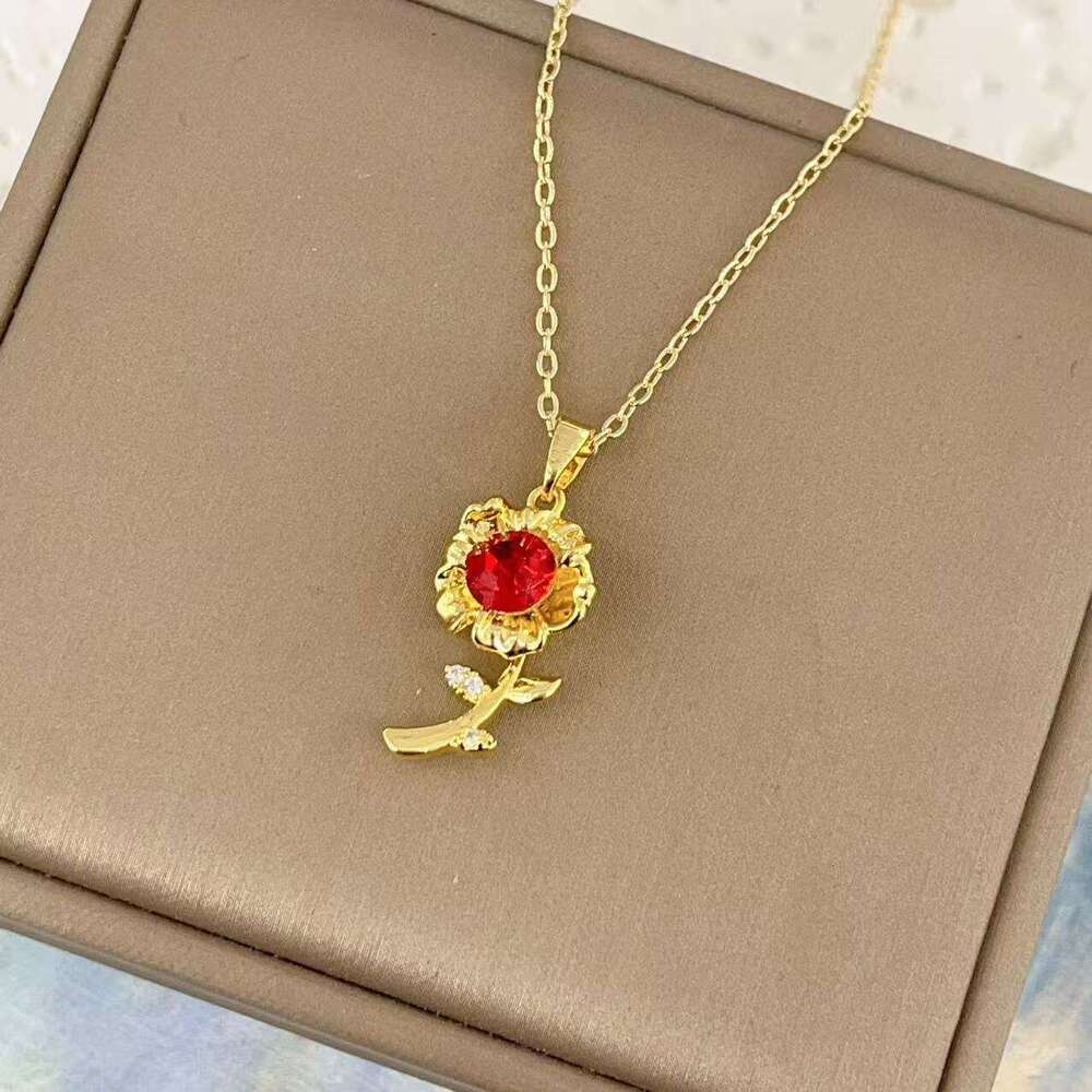 Fashion Titanium Steel Collarbone Chain Red Rose Necklace For Women Light High-End Feel Versatile Non-Fading Jewelry Ced
