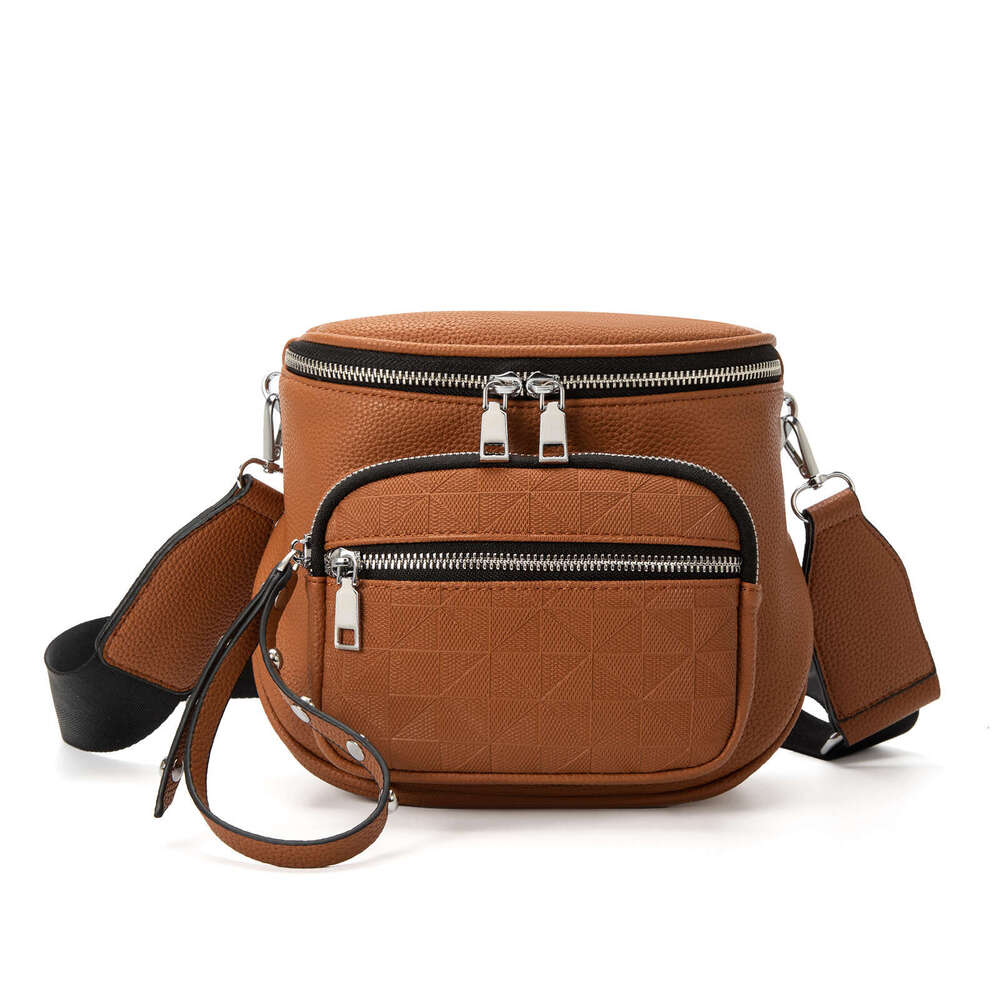 Single Shoulder New 2024 Fashion Trend PU Embossed Small Simple Personality Crossbody Saddle Women's Bag