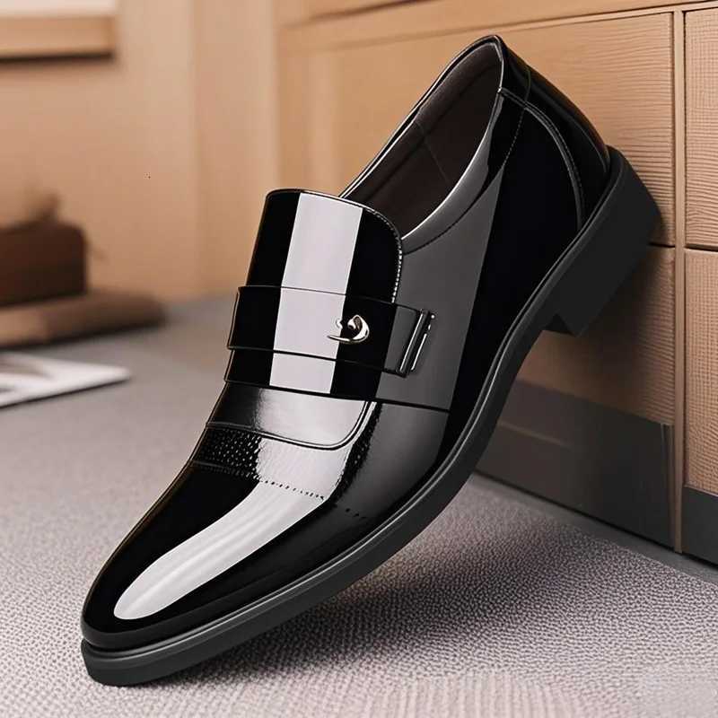 Luxury Mens Leather Shoes Retro Carved Lace-up Brogue Oxford Wedding Men Dress Shoes Formal Business Gentleman Office Shoes Y250715