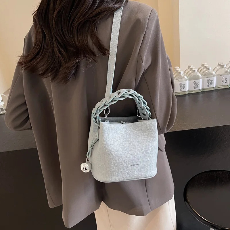 Fashion Weaving Handheld Bucket Bag Korean Soft Leather Litchi Pattern Handbags Large Capacity One Shoulder Crossbody Bags 250714