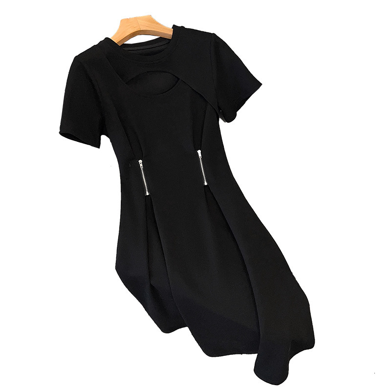 2025 Plus Size Summer Dress for Chubby Girls, Slimming, Tummy Covering, Waist Cinching, Pleated Round Neck Dress, Women's Light Luxury Fashion De