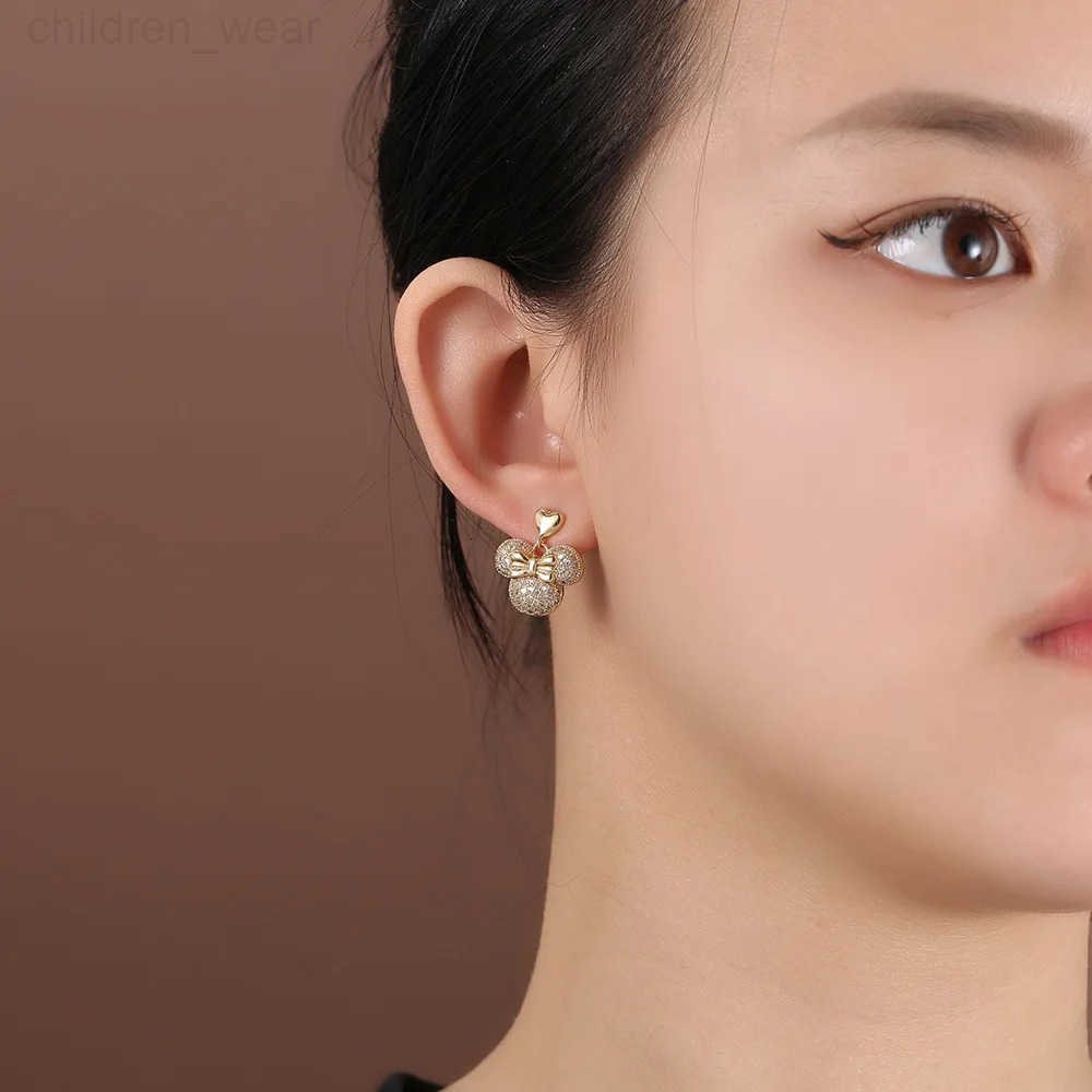 Disney Cute Bear Earrings For Women Wholesale Anime Mouse Pendant 2023 New Gift Fashion Animal Jewelry Charm Luxury Korean Earring W20250716