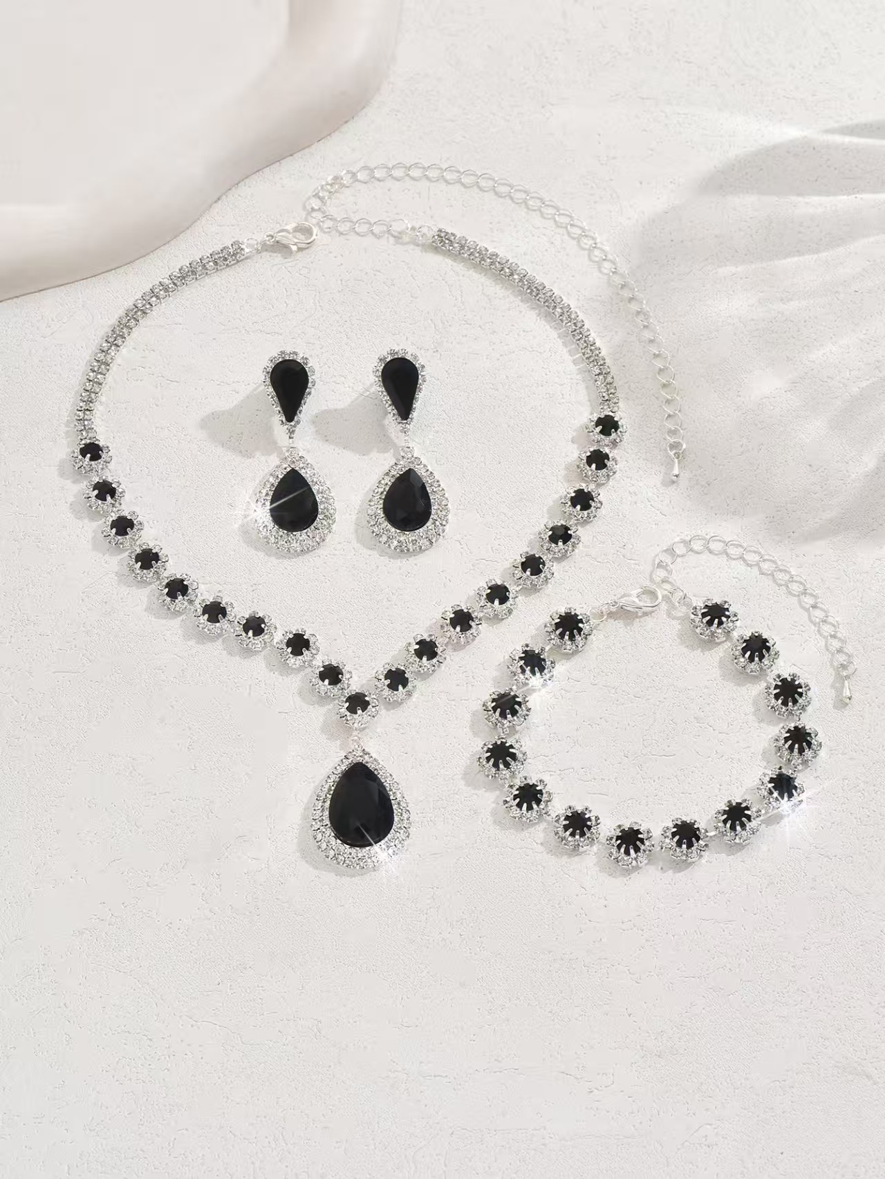 European and American trendy jewelry necklace bracelet set high-end and atmospheric bracelet set