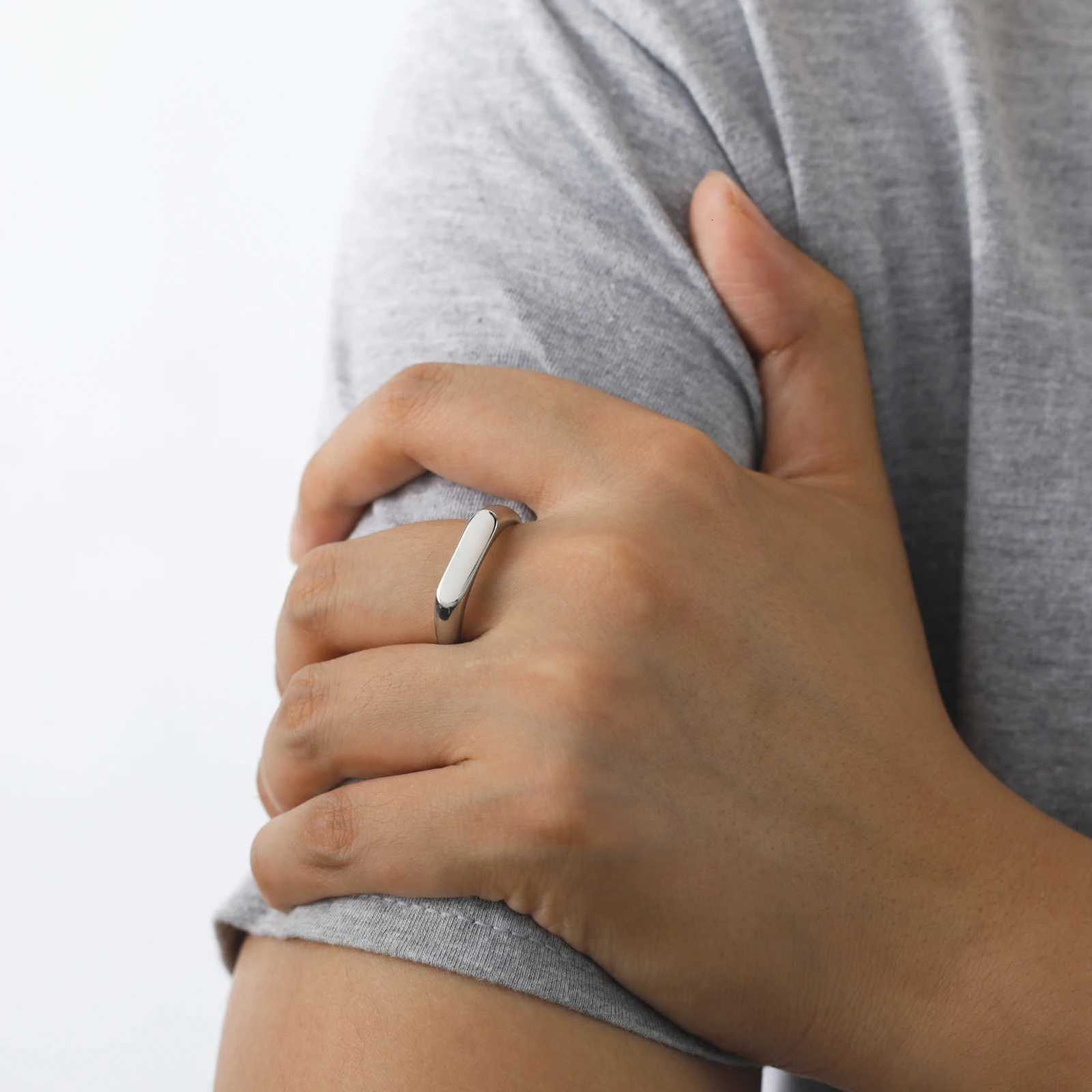 Skyrim Stainless Steel Signet Rings for Men Women Minimalist 5MM Wide Finger Rings 2025 Trend Wedding Couple Jewelry Gift Hot S250716