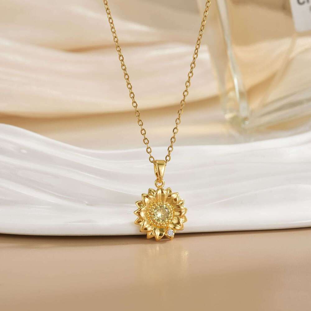 Minimalist Pastoral Forest Style Fresh Niche High-End Small Chrysanthemum Suower Collarbone Chain Necklace B2c