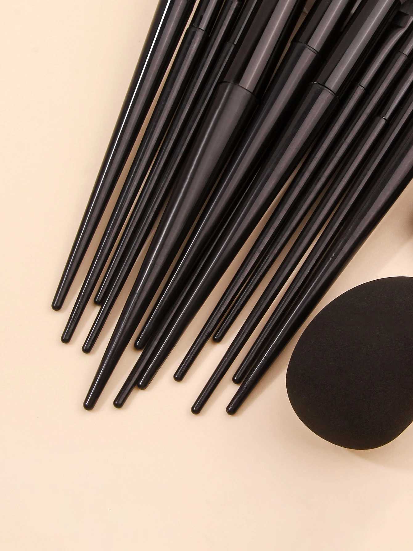 13pcs Black Makeup Brush Set Soft Powder Brush Portable + 1PCS Triangular Sponge Puff + 1PCS Foundation Makeup Sponge Beauty Egg XJ2500716