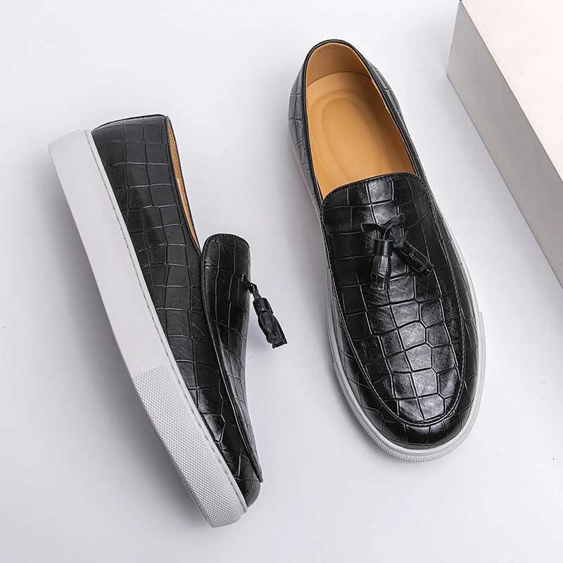 Britain Fashion Men Slip On Flats Odile Pattern Patent Leather Shoes Casual Loafers Formal Dress Footwear Mens Shoes Y250715