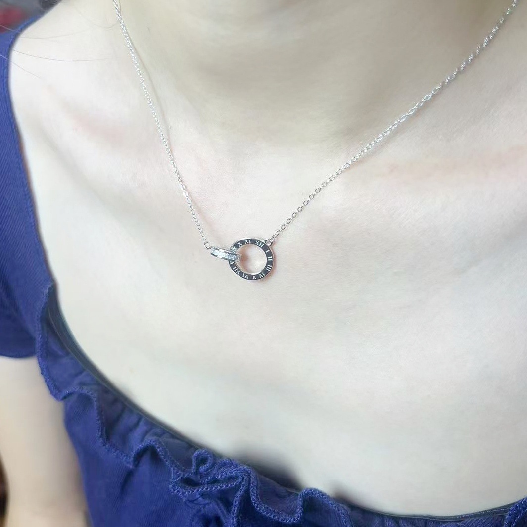 Timeless Silver - Toned Necklace With Roman Numerals And Rhinestone Accent Classic Elegance For Daily & Special Occasions High - Quality Jewelry