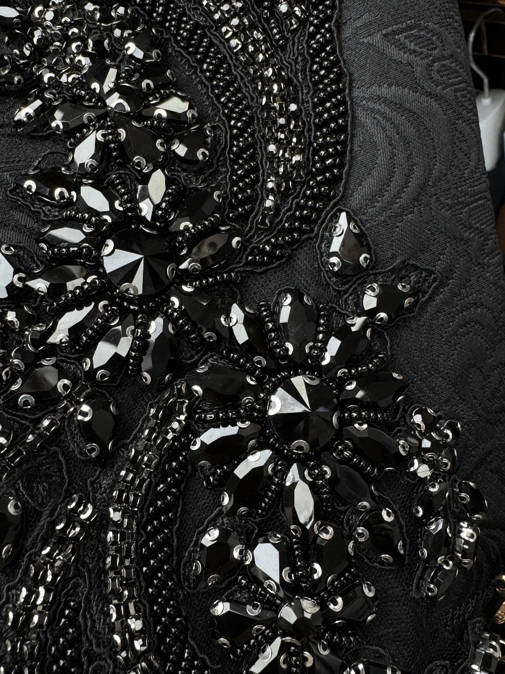 Luxury Men Suits Tailor-Made 3 Pieces Appliques Shawl Lapel Jacket Rhinestone Tassel Jacquard Groom Customized Coat Vest Pants Plus Size