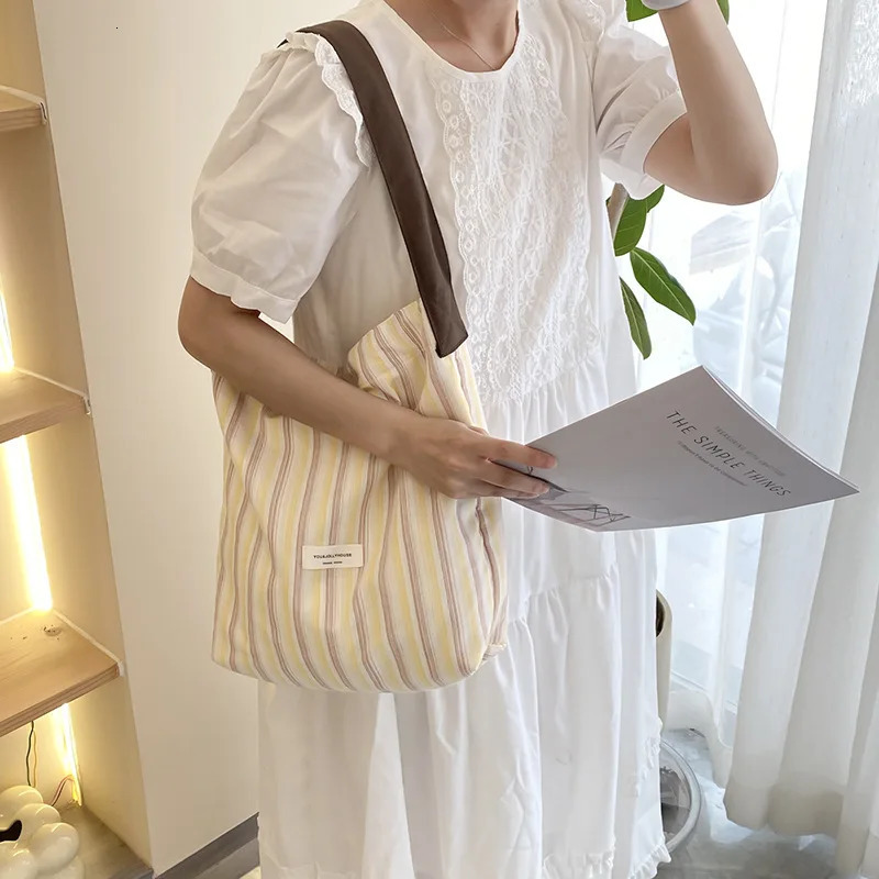 1 Piece Simplicity Korean Shoulder Bag Fashion Chic Student Striped Style Crossbody Bag High Capacity Canvas Tote Bag 250714