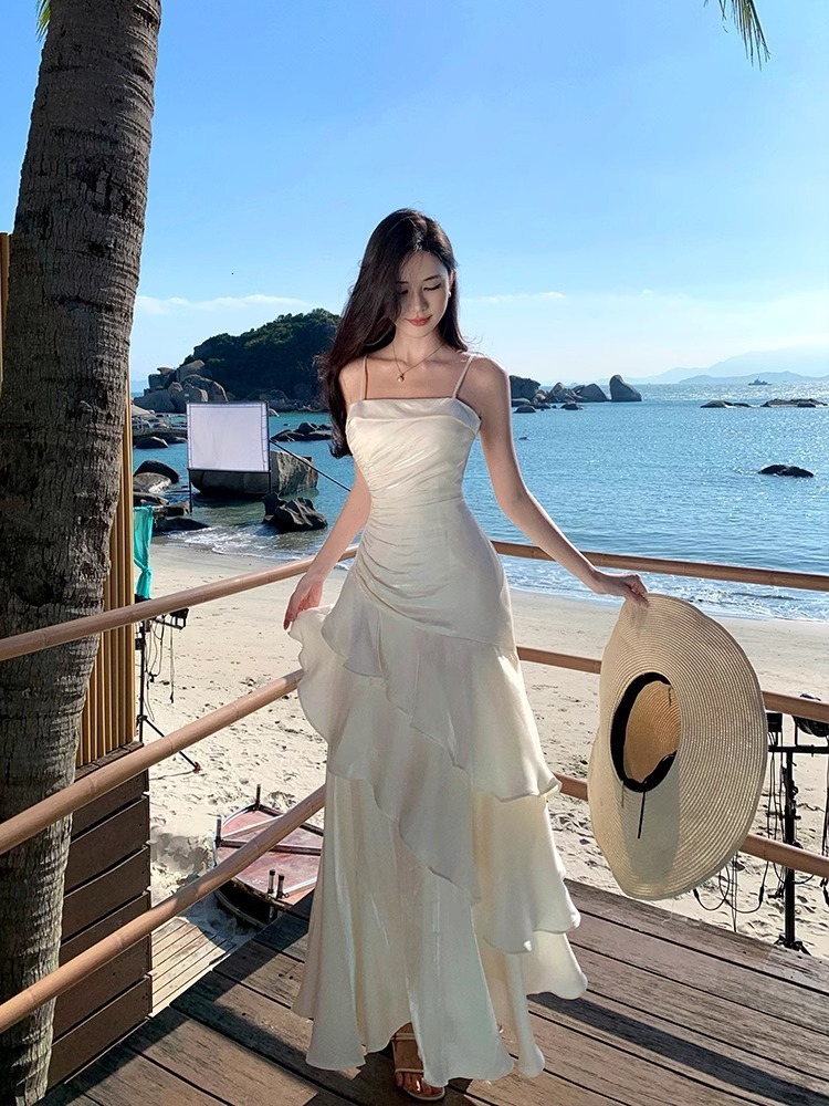 2025 New Style Feminine Elegant Mermaid Flowing Spaghetti Strap Dress Adult Ceremony Gown Off-Shoulder Summer