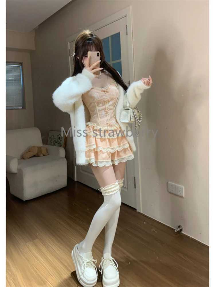 Elegant Sweet Design Off Shoulder Skinny 2-piece Set Women Fashion Cute Bow Lace Sleeveless Strap + Elastic Waist Short Skirt R250716