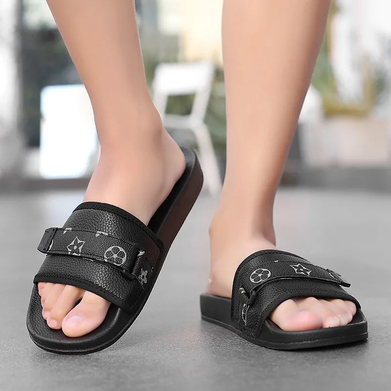 2025 hot free shipping designer sandals for man vintage outdoor Comfortable sports slippers