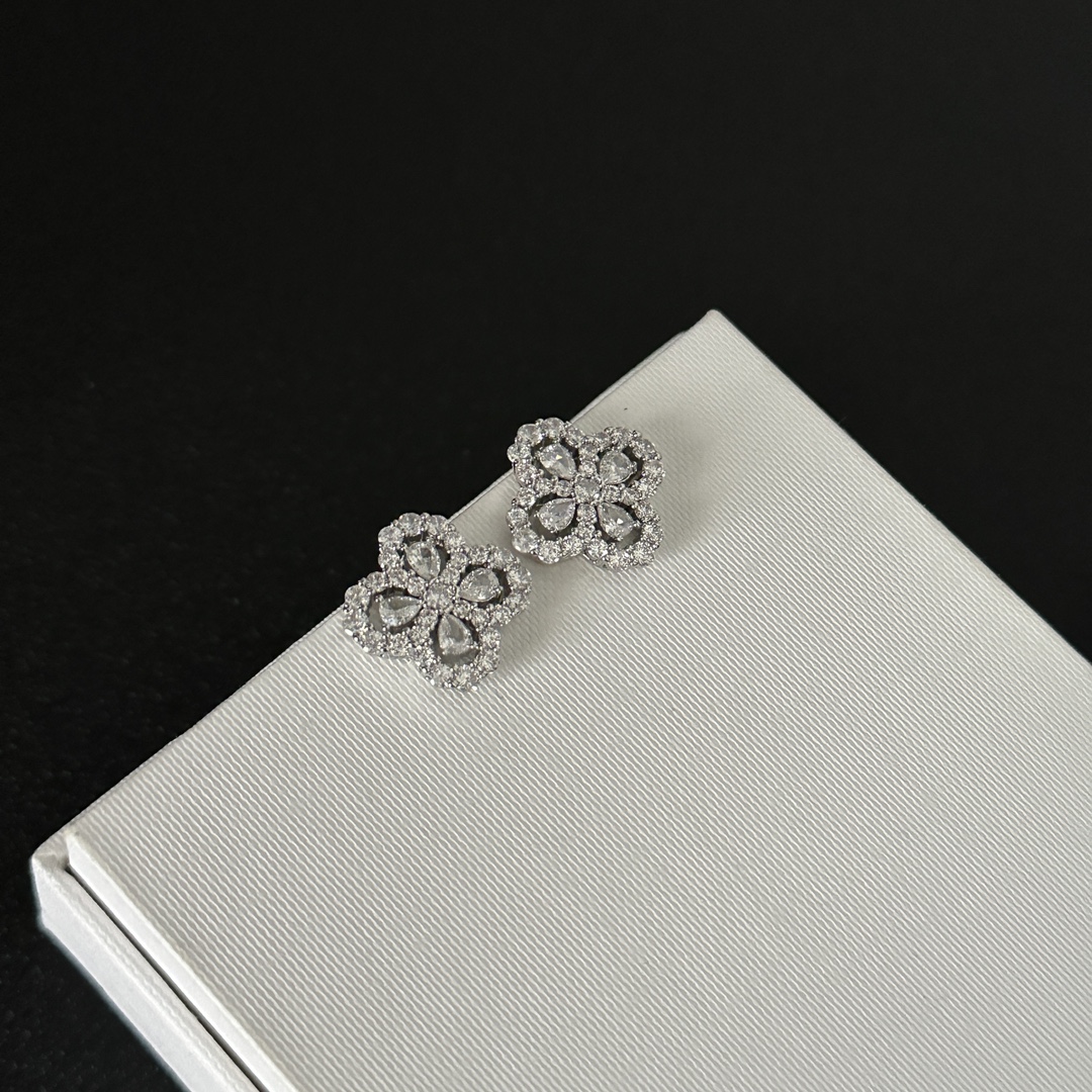 Luxe Silver - Toned Clover Earrings With Teardrop Gem Pave Rhinestones Elegant Sparkle For Formal & Casual Looks High - Quality Jewelry