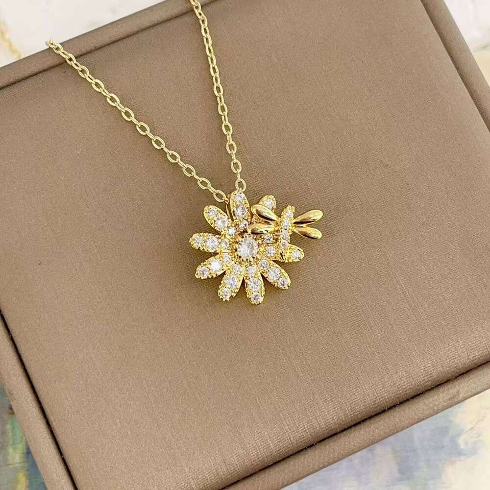 Niche Design Micro Inlaid Suower Bee Flower Necklace For Women Simple Fashion Ins Trend Internet Celebrity Style 5E4