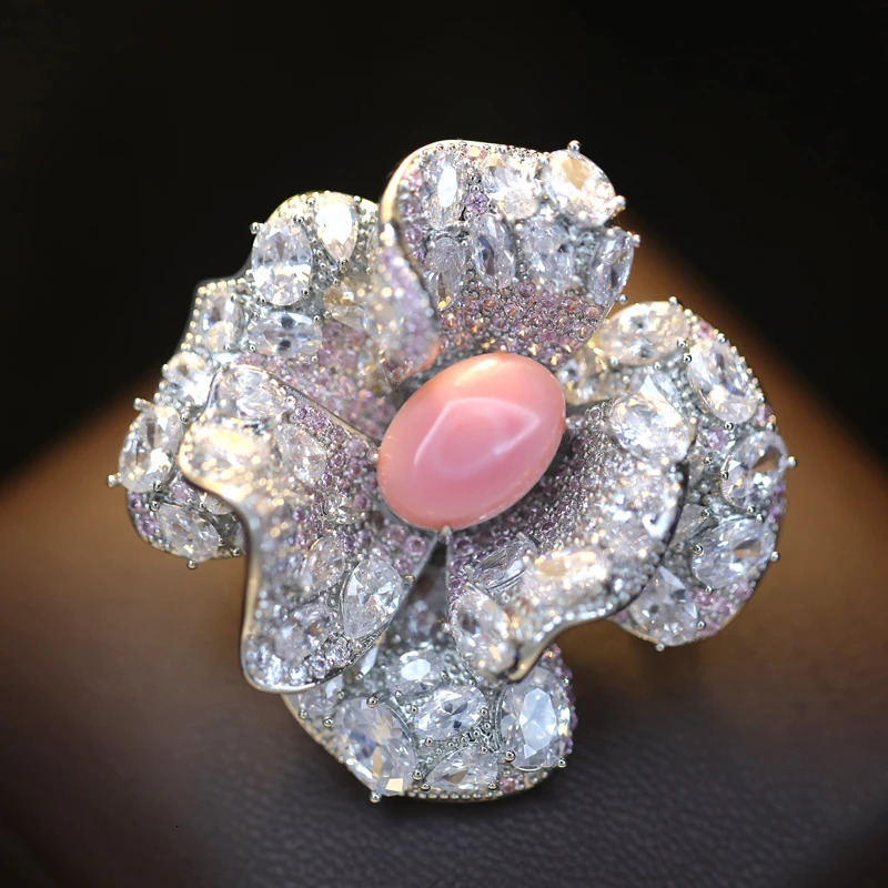 Sparkling Micro Inlaid Zircon Rose Blossoms Queens Brooches for Womens Coat Elegant Suit Accessories Corsage Pin 250712