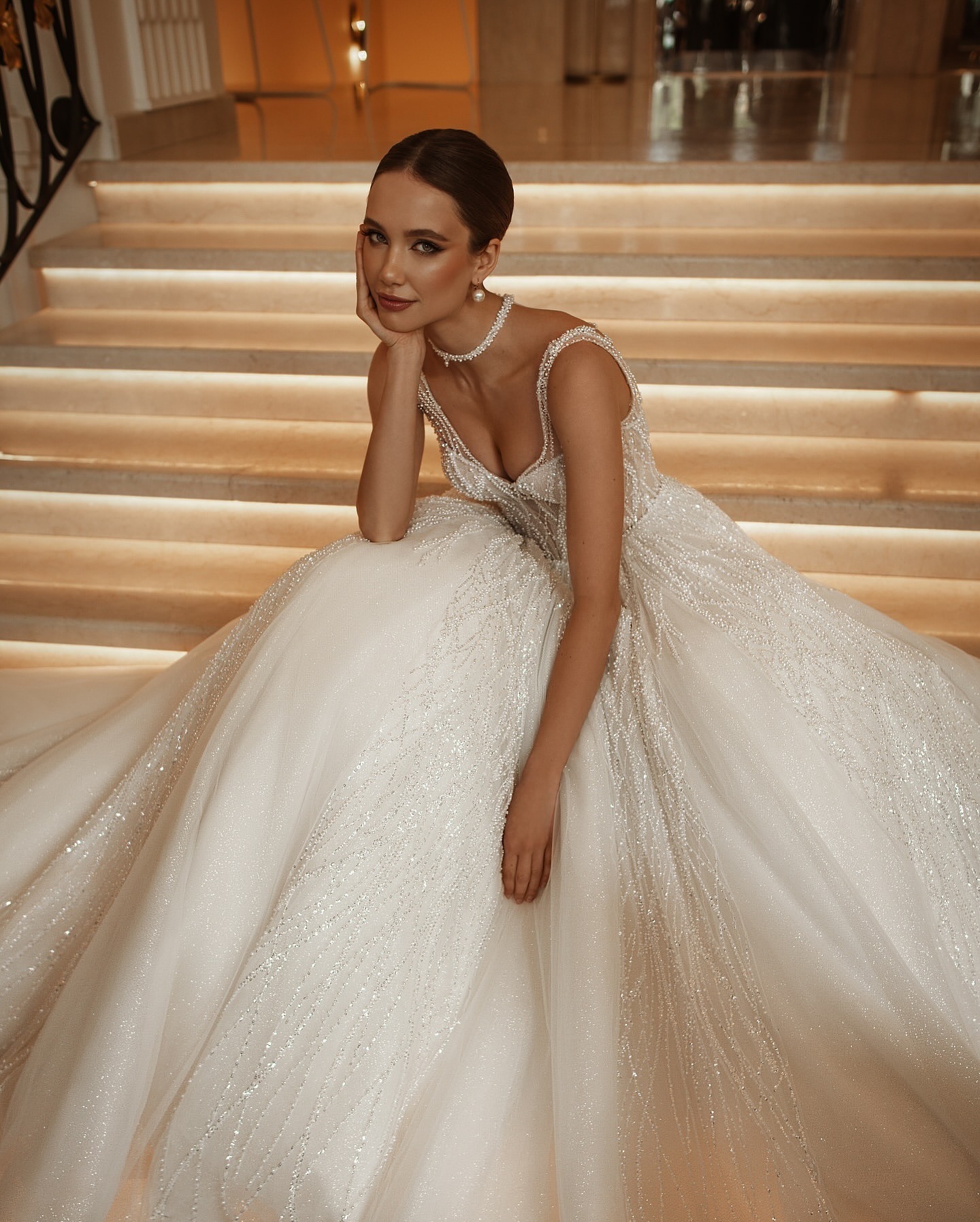 Gorgeous Wedding Dresses V-Neck Nail Beads Glitter Appliques A Line Bridal Gowns Lace Up Back Chapel Customized Vestidos De Novia