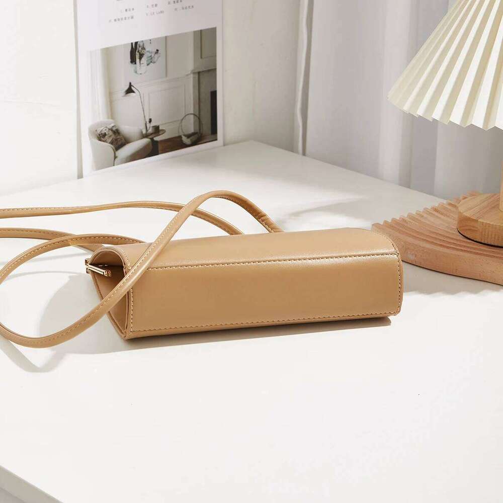 2024 Fashion New Large Capacity Joker Temperament Commuter Underarm Simple One-Shoulder Clip Bag Casual Handbag