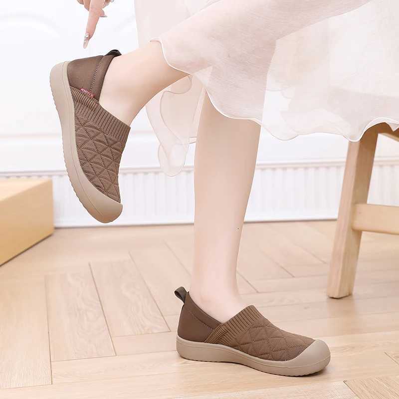 Spring and Autumn Womens Single Shoes Soft Sole Breathable Comfortable Fashion Casual Walking Shoes W250716