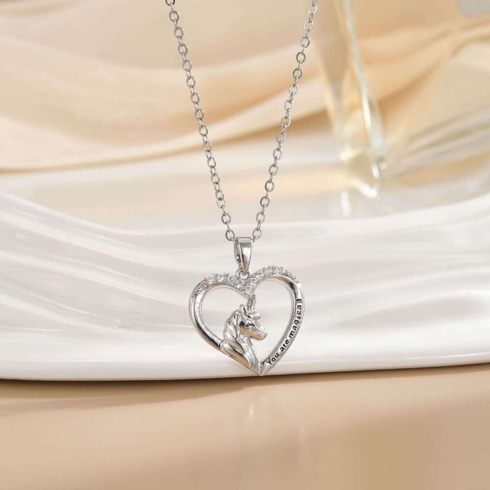 Creative New Unicorn Necklace Heart-Shaped Pony Love Pendant Non-Fading Collarbone Chain 7Dd