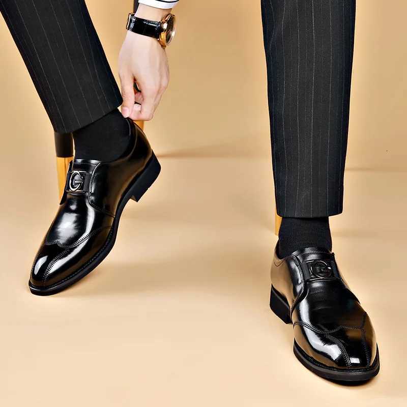 Men Dress Shoes Patent Leather Brogue Shoes for Men Formal Wedding Party Office Shoes Men Oxfords Business Shoes Moccasins Y250715