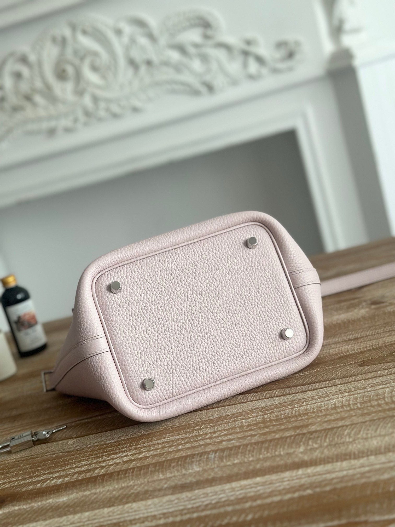 Retro high-quality designer crossbody bag for women, handbag, commuting bag, handmade bucket bag, classic and fashionable genuine leather bag