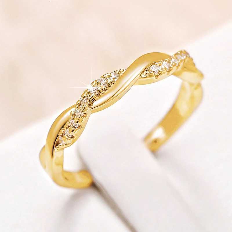 Huitan Fancy Womens Finger Ring Twist Band with Sparkling Cubic Zirconia Hot Wedding Engagement Rings Fashion Versatile Jewelry S250716
