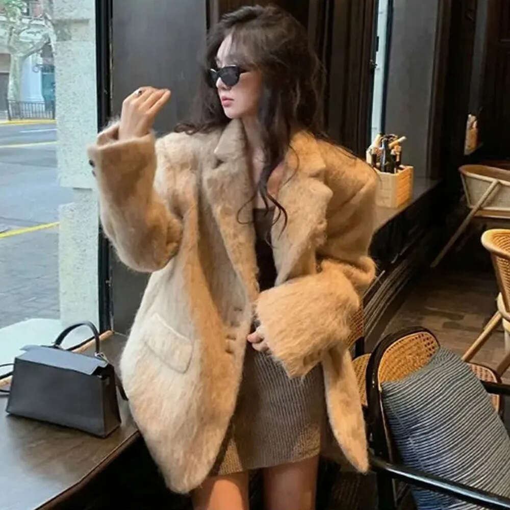 Socialite Style Loose Turn-Down Collar Plush Coat Autumn Winter INS Long Sleeve Overcoat For Women B5