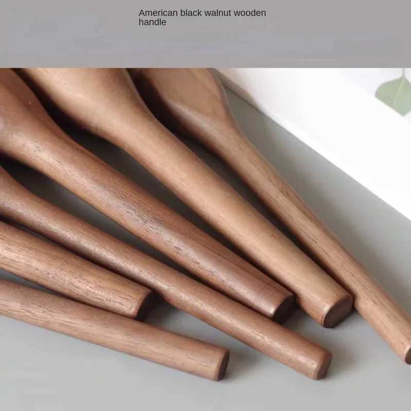 1Pcs European Vintage Wood Handle Makeup Brush High Quality Walnut Loose Powder Blush Foundation Contour Brush Super Soft XJ2500716