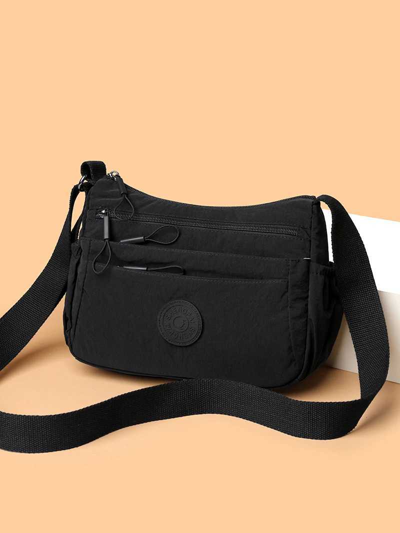Faionable Nylon Crossbody Bag for Women Lightweight 2023 New Sle Korean Sle Leisure Walking Small Bag U Home Brand