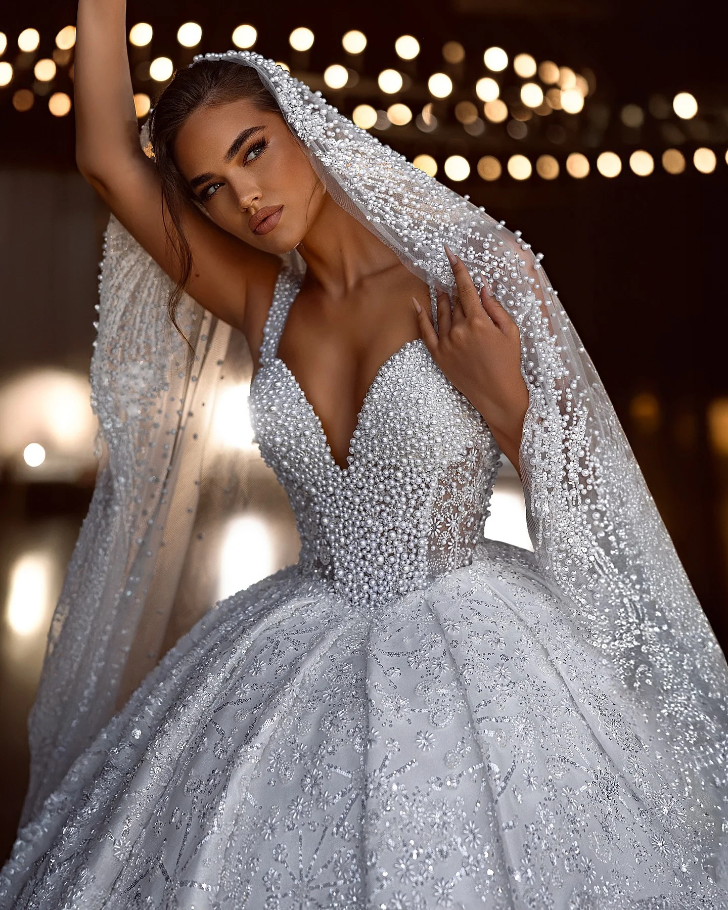 Gorgeous Beading Pearls Ball Gown Wedding Sexy Spaghetti Straps Beaded Lace Bridal Gowns Arabic Sleeveless vestido de novia