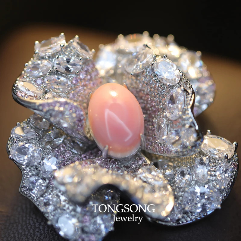 Sparkling Micro Inlaid Zircon Rose Blossoms Queens Brooches for Womens Coat Elegant Suit Accessories Corsage Pin 250712