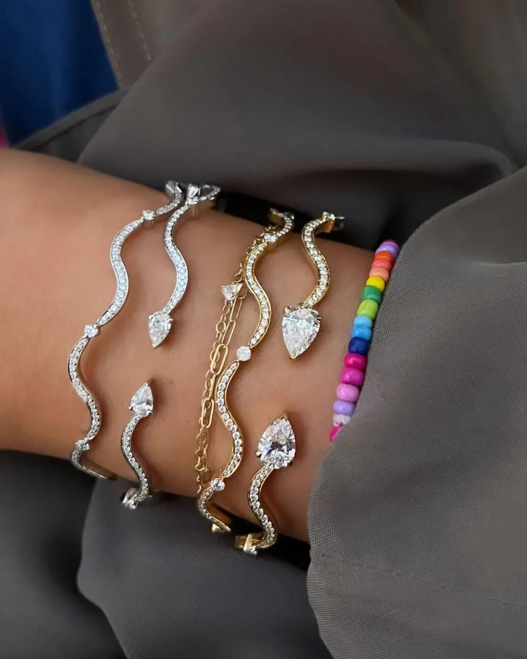 Personality Wave Shape Bangles 58mm Paved Shiny Cubic Zirconia Brass Gold/Platinum Plated Color Women Bracelet Fashion Jewelry 250712