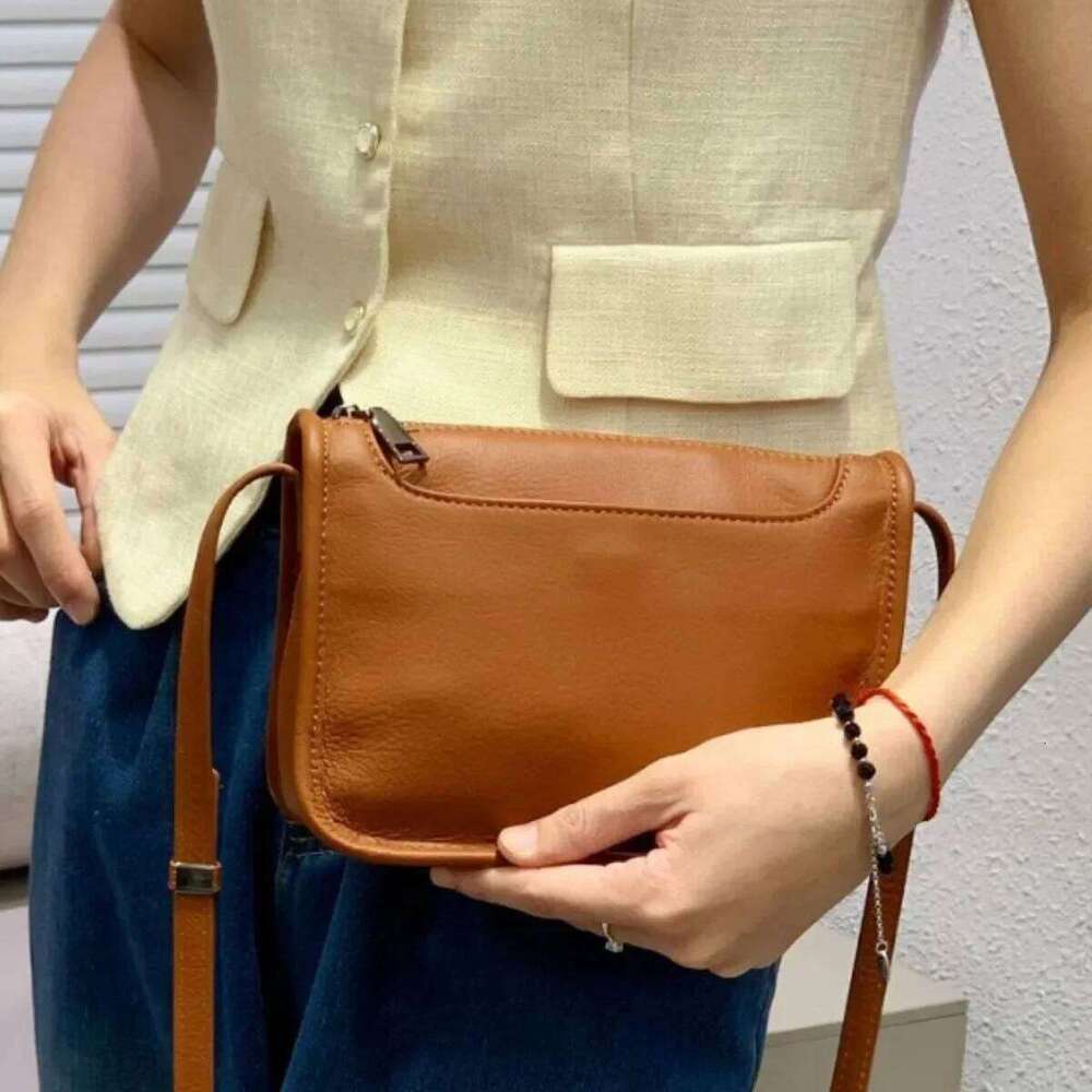 Women's Full-Grain Leather Crossbody Handbag - Lightweight Small Square Phone Bag City Strolling Stylish Everyday Purse