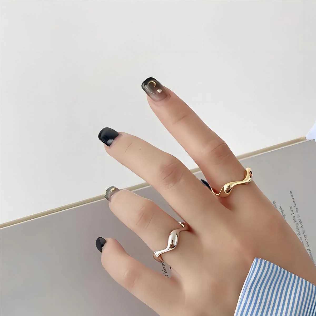 Gold Color Wavy Smooth Ring For Women Geometric Design Irregular Line Ring Minimalist Party Accessories Jewelry S250716